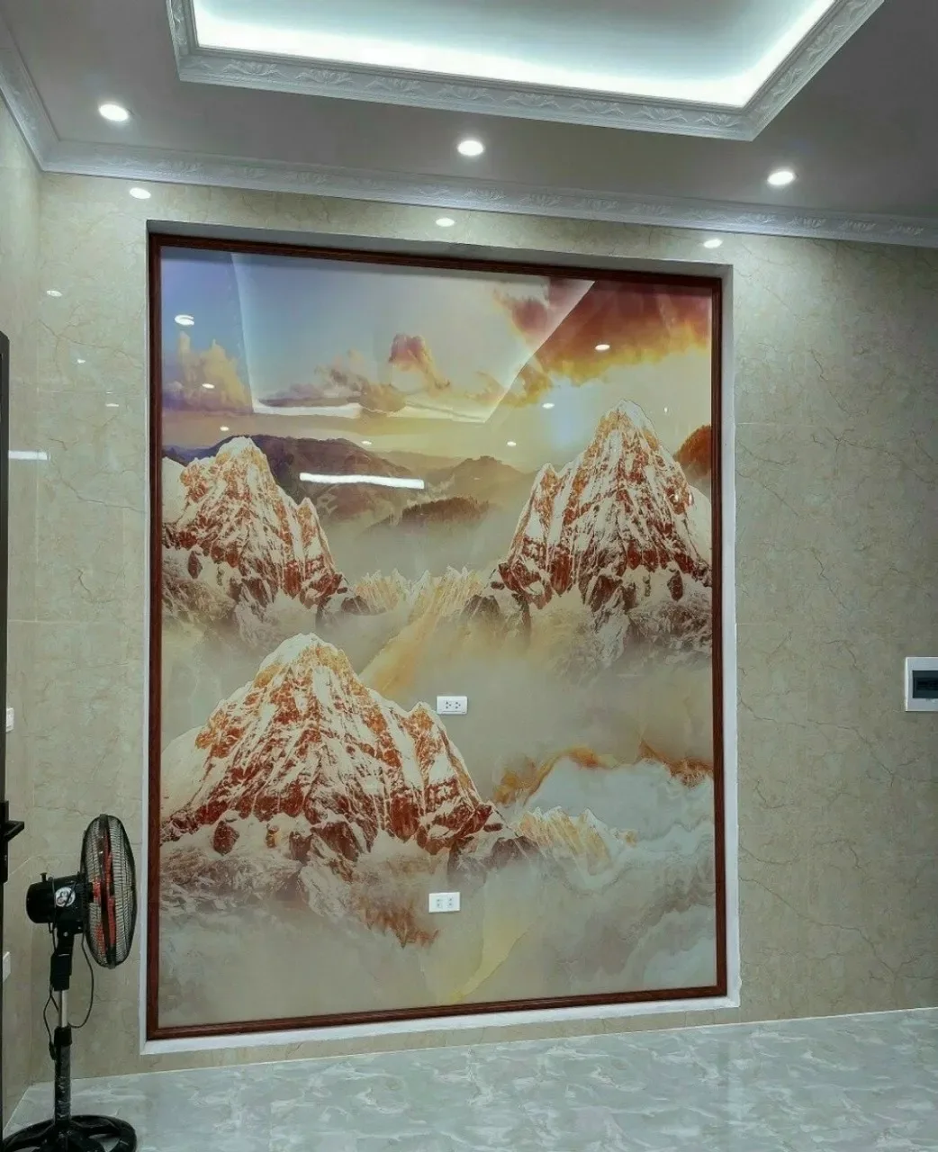 Công trình thi công tranh PVC vân đá tráng gương thực tế tại Đông Nam Bộ — Xưởng Tân Thành mẫu 14 Công trình thi công tranh PVC vân đá tráng gương thực tế tại Đông Nam Bộ — Xưởng Tân Thành mẫu 14