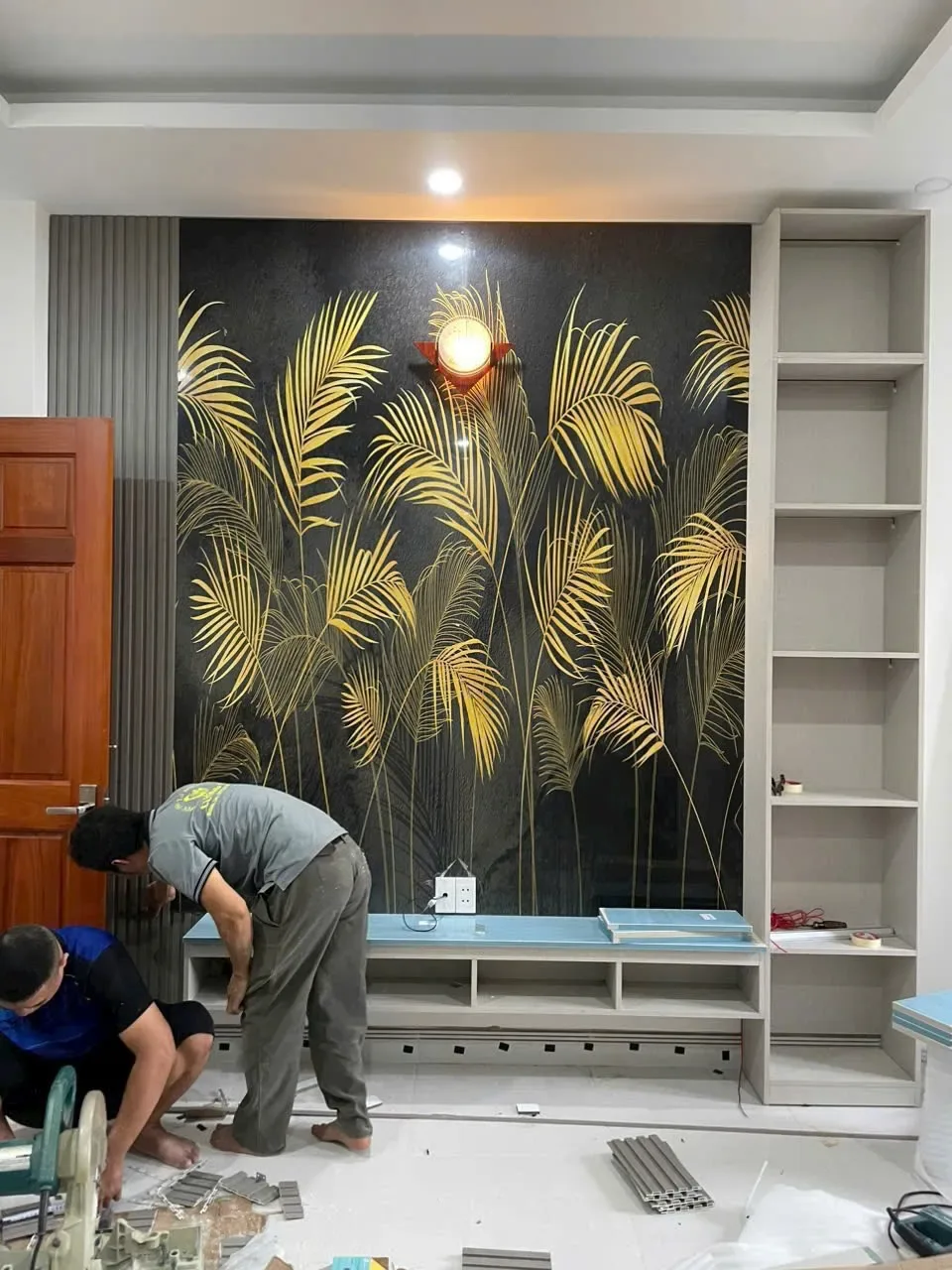 Công trình thi công tranh PVC vân đá tráng gương thực tế tại Đông Nam Bộ — Xưởng Tân Thành mẫu 24 Công trình thi công tranh PVC vân đá tráng gương thực tế tại Đông Nam Bộ — Xưởng Tân Thành mẫu 24