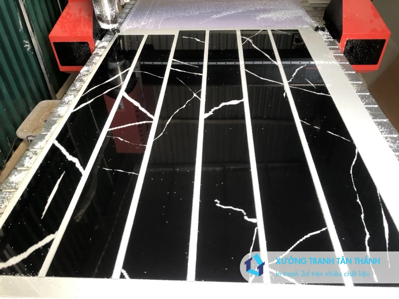 Công trình thi công tranh PVC vân đá tráng gương thực tế tại miền Tây ĐBSCL — Xưởng Tân Thành mẫu 22 Công trình thi công tranh PVC vân đá tráng gương thực tế tại miền Tây ĐBSCL — Xưởng Tân Thành mẫu 22