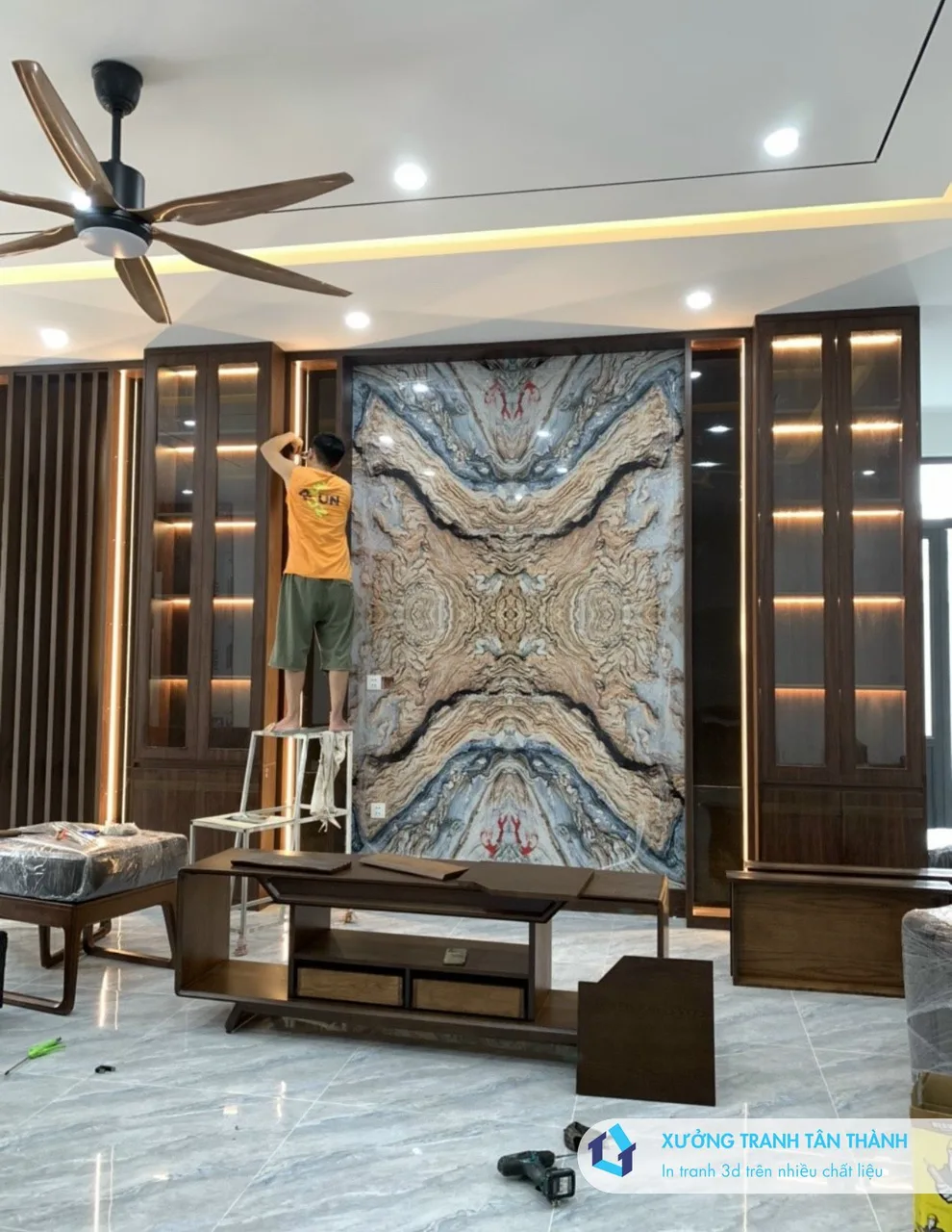 Công trình thi công tranh PVC vân đá tráng gương thực tế tại miền Tây ĐBSCL — Xưởng Tân Thành mẫu 35 Công trình thi công tranh PVC vân đá tráng gương thực tế tại miền Tây ĐBSCL — Xưởng Tân Thành mẫu 35