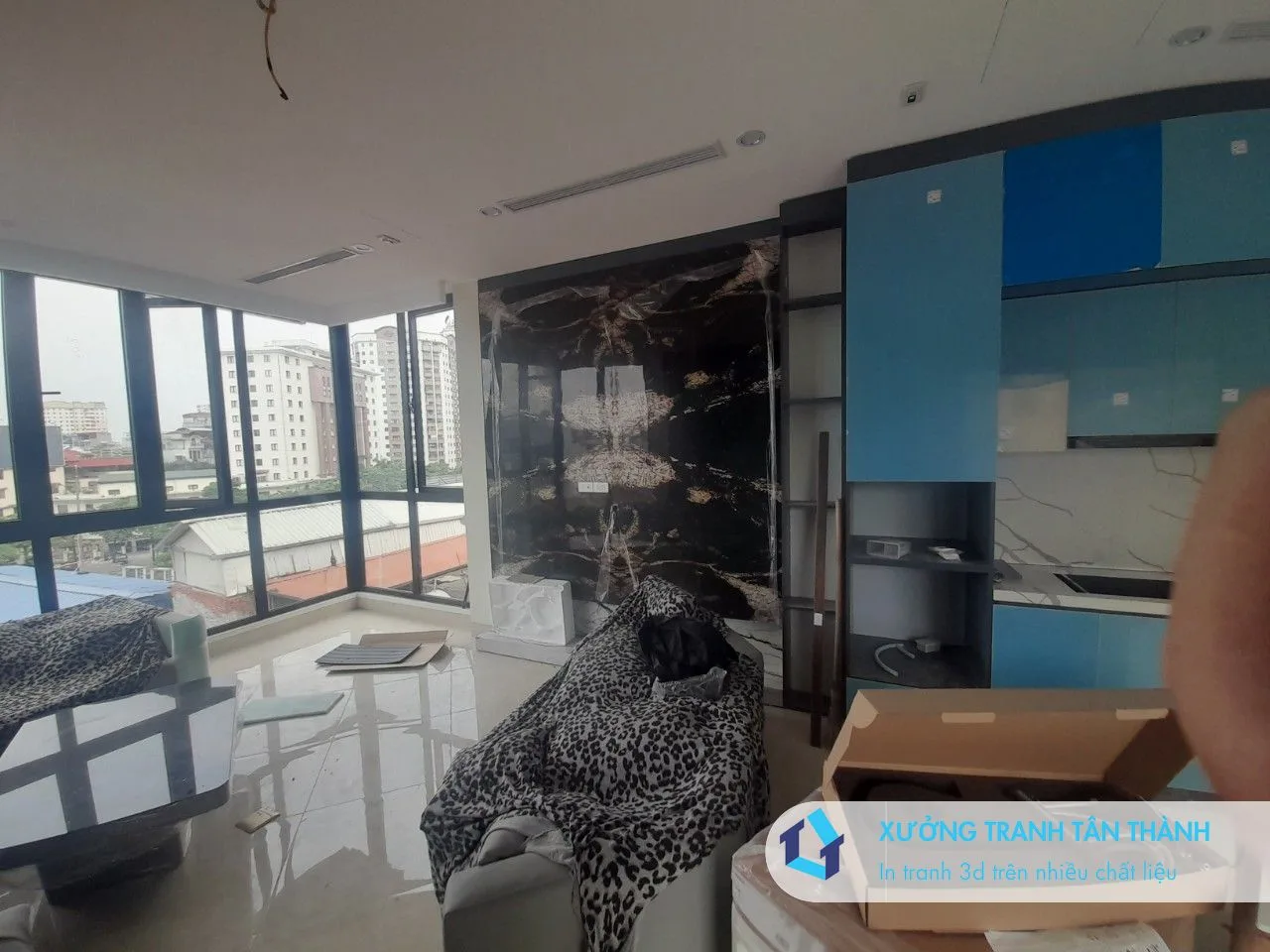 Công trình thi công tranh PVC vân đá tráng gương thực tế tại miền Tây ĐBSCL — Xưởng Tân Thành mẫu 51 Công trình thi công tranh PVC vân đá tráng gương thực tế tại miền Tây ĐBSCL — Xưởng Tân Thành mẫu 51