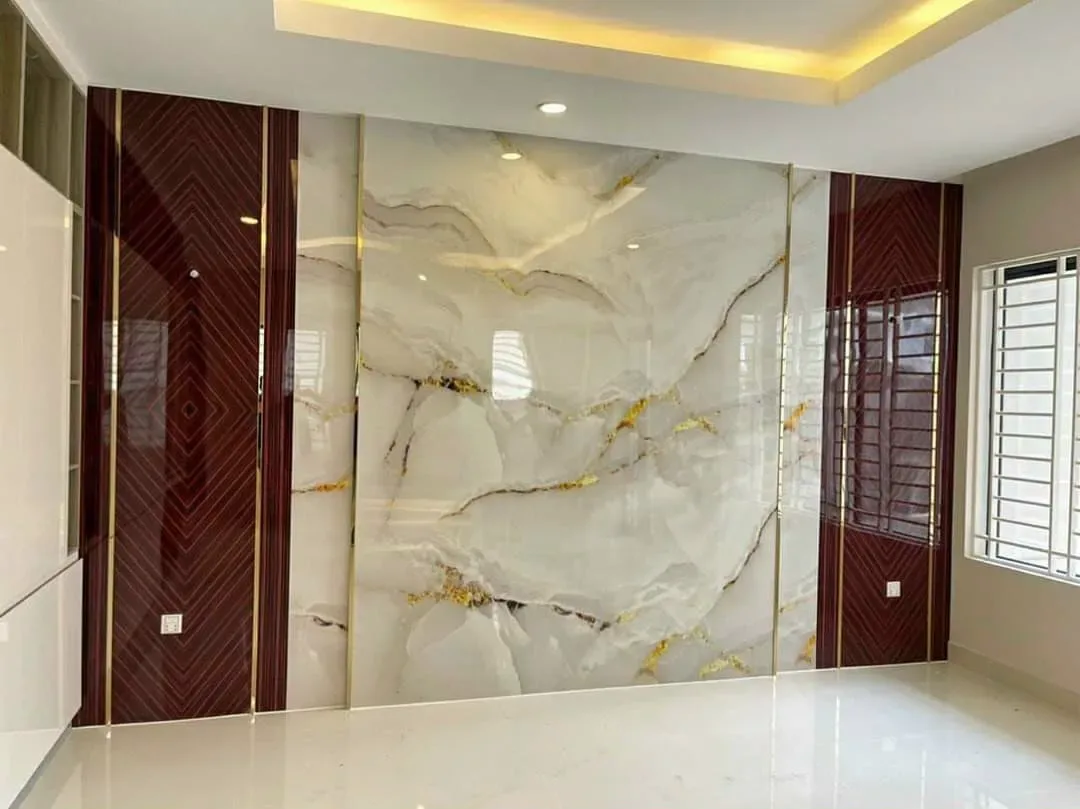 Công trình thi công tranh PVC vân đá tráng gương thực tế tại miền Trung — Xưởng Tân Thành mẫu 12 Công trình thi công tranh PVC vân đá tráng gương thực tế tại miền Trung — Xưởng Tân Thành mẫu 12