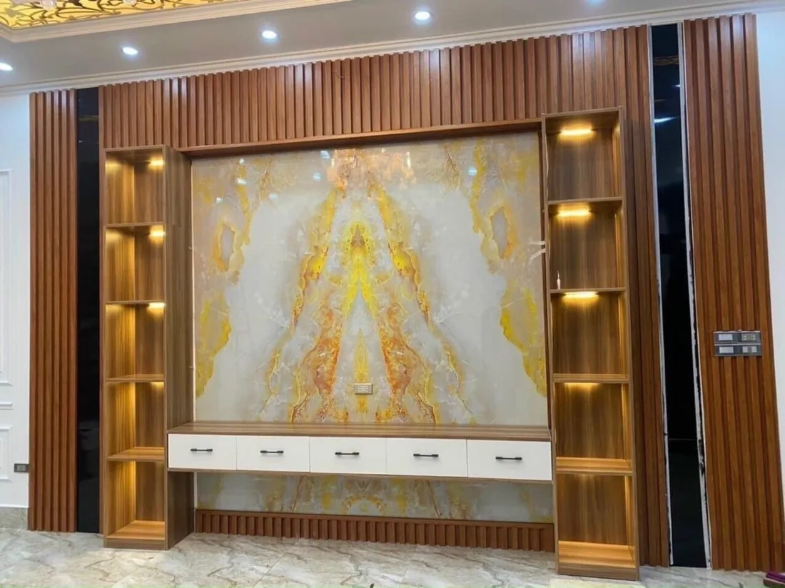 Giá tranh tráng gương vân đá onyx vàng bóng gương ốp tường phòng khách