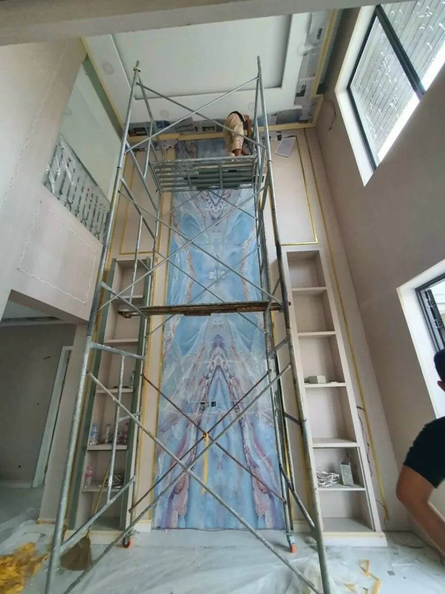 In ảnh tráng gương TPHCM - thi công tấm tranh vân đá xanh thông tầng trên giàn giáo In ảnh tráng gương TPHCM - thi công tấm tranh vân đá xanh thông tầng trên giàn giáo