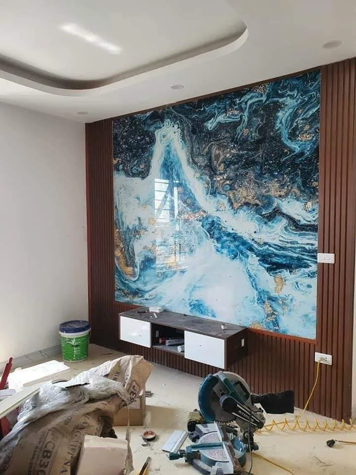 ốp tường PVC giả đá vân đá xanh phòng khách thi công thực tế